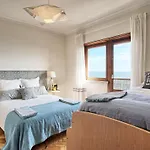 Fuer 17 Personen Und 1 Kind In By Interhome Apartman Lisboa